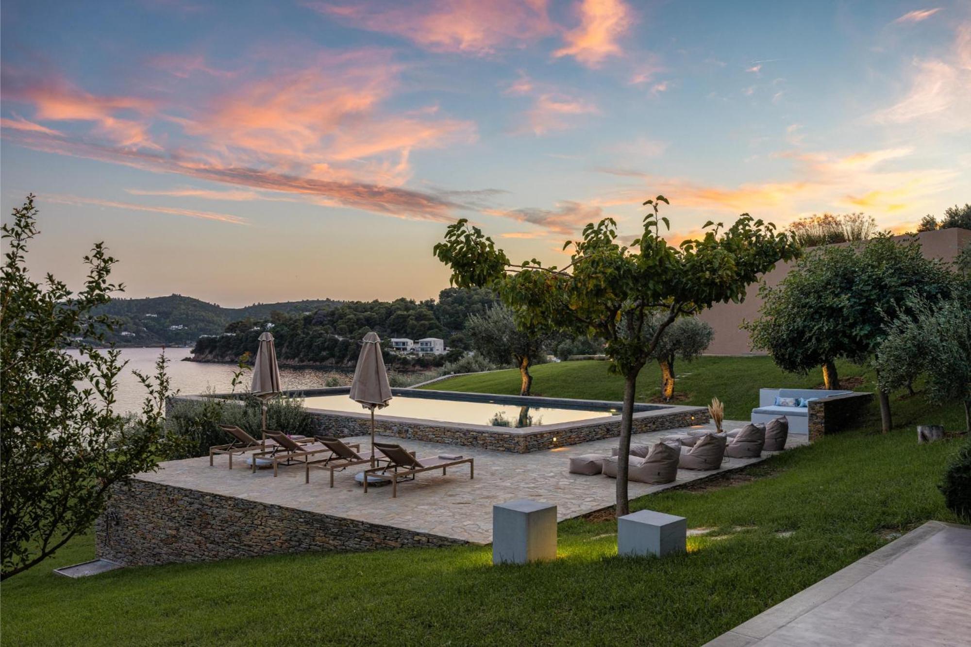 Pelagoon Skiathos Achladies  Rom bilde