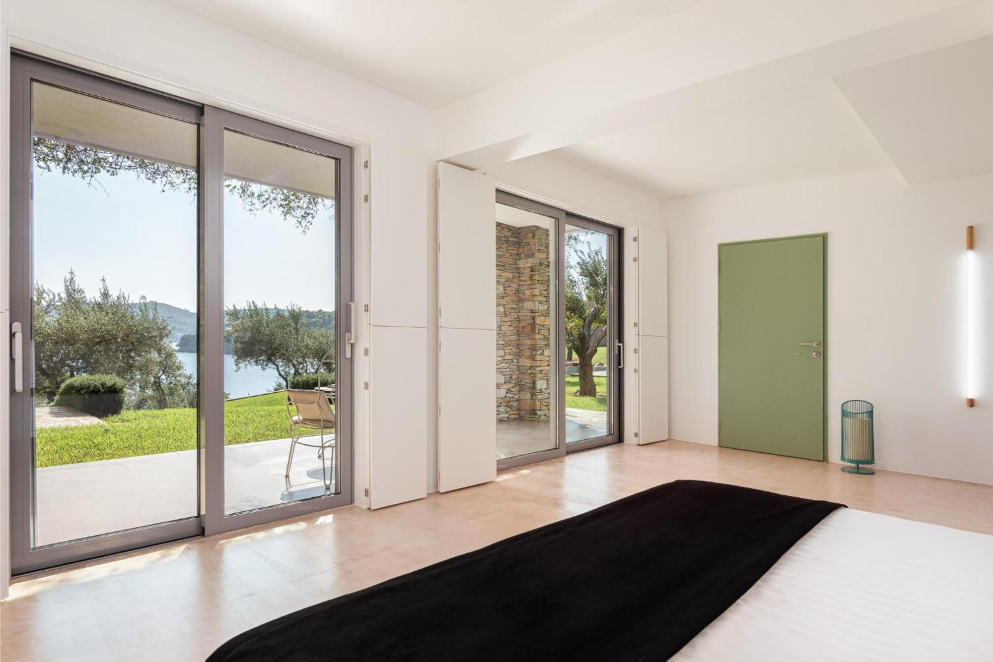 Pelagoon Skiathos Achladies  Rom bilde